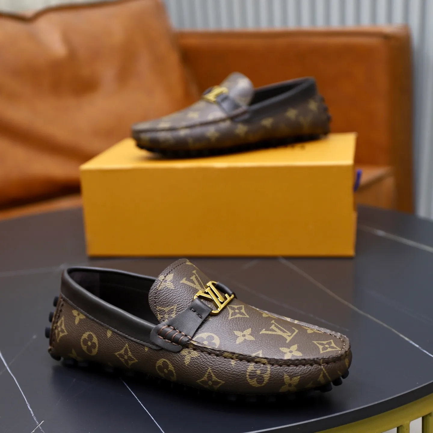 Ex-factory price: 480💰【LV】Louis Vuitton ⚠️High-end men’s driving and pedal series ⚠️38-44 (customized for 45) ⚠️All original cowhide leather! Thick and soft! Made entirely of calfskin lining! The latest non-slip beanie sole! Three-dimensional package technology! Fashionable and classic! Handicrafts! Original high quality! Feel free to compare!